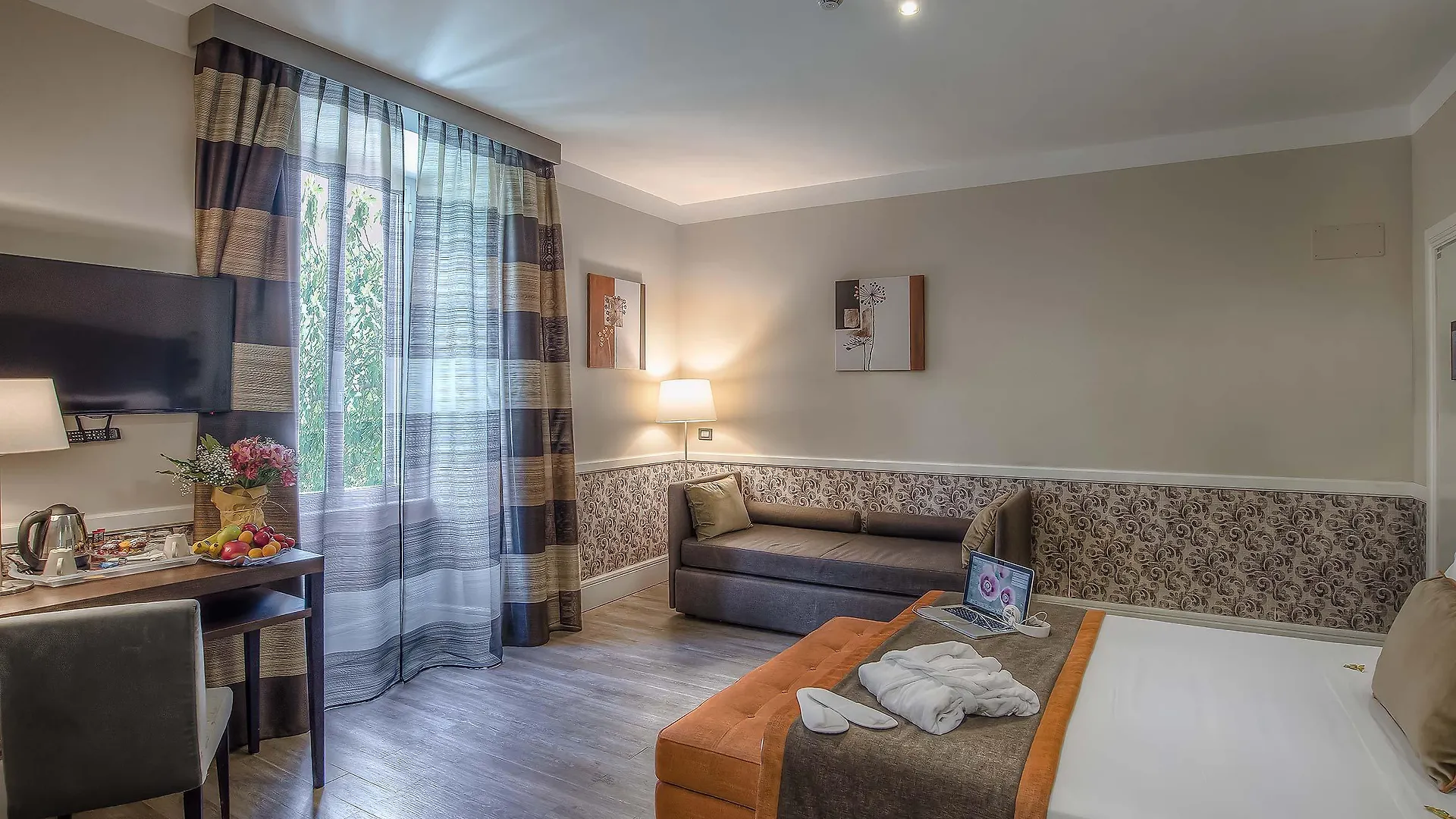Fragrance Hotel St. Peter Rom 3*,